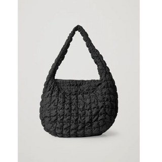 코스 오버사이즈 퀼팅백 블랙 퀼티드 보부상백 구름백