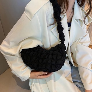 폴인유 구름백 퀼팅가방