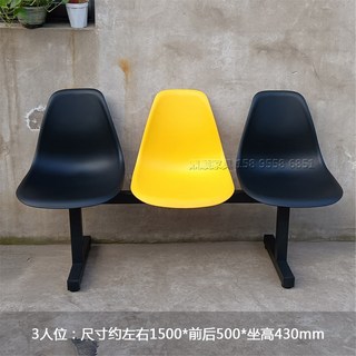 버스정류장 의자 사용 모습