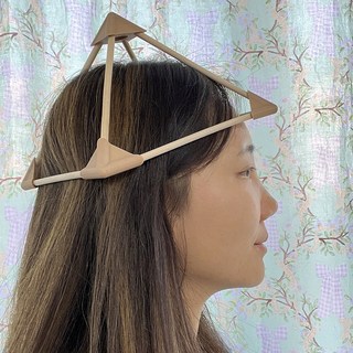 4. 머리에 쓰는 나..