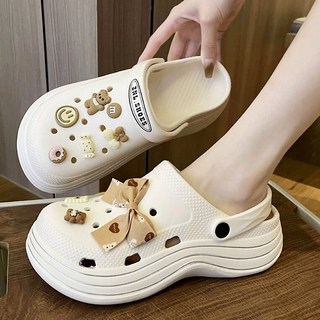 통굽 슬리퍼 귀여운 다공성 신발 여성 정원 베이지 화이트 플랫폼 비치 외부 착용 새 여름 닫힌 발가락 간호사 샌들