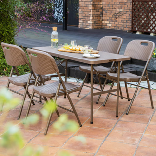가든테일스 카라멜 라탄 야외 접이식 테이블 세트