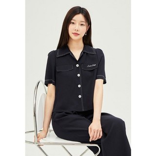 JJ지고트 스티치 자수 플랩 장식 블라우스 GP5M0BL921 923712