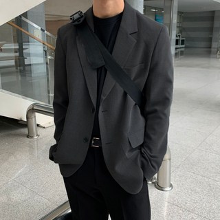 킹앤조이 몽브레 캐주얼 투버튼 블레이저 자켓 착용 이미지