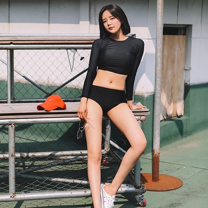 베라프 여성 블랙무드 크롭 래쉬가드