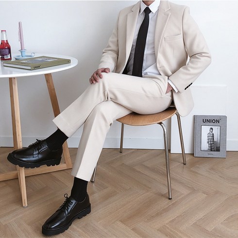 2023년 가성비 최고 남자캐주얼정장 - 언탭트 남성용 겨울 정장자켓 + 바지 한벌세트