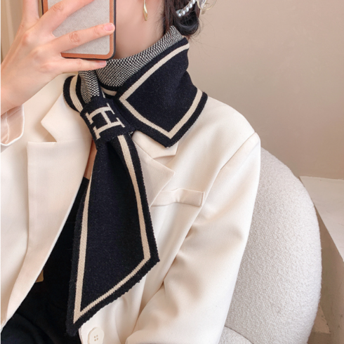 [무배/사은품증정] H 고리 니트 쁘띠 목도리 스카프