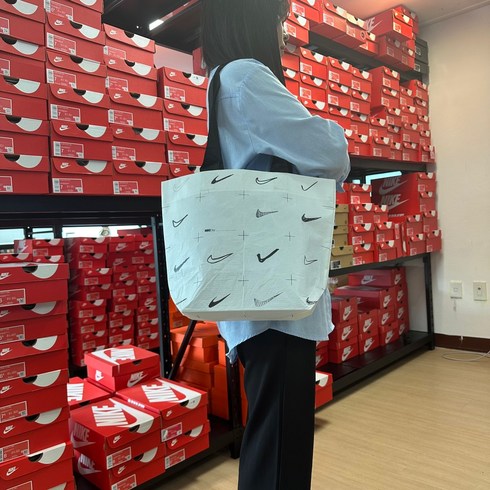 리유저블백 - [당일출고] NIKE 나이키 리유저블백 타포린백 쇼퍼백 에코백 장바구니 운동 헬스 가방 방수 스우시 쇼핑백, 화이트