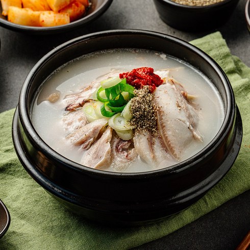 가마솥 순대국밥 - 신포시장 가마솥 순대국밥 사골 국밥 600g X 2팩 (택1), 돼지국밥(순대X) 2팩, 1개, 1.2kg