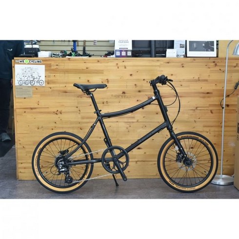 2023년 가성비 최고 티티카카p8 - 티티카카 라이프 P8 HD : 시마노 8단 유압 디스크 브레이크 알루미늄 일반형 프레임 안정감 있는 미니벨로 (심플러스 고속형 비교 모델 심플러스 M), 무광 블랙_완조립 세팅