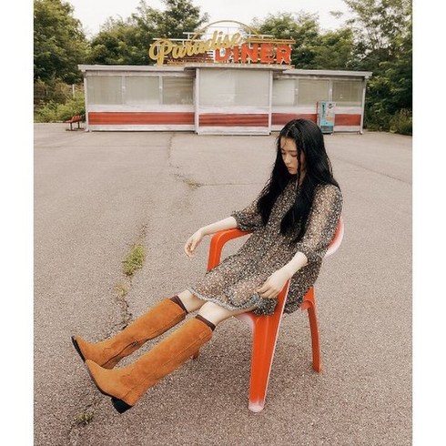 써스데이아일랜드 핀턱 패턴 원피스 (T236MOP134W)