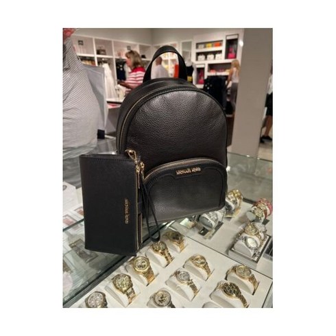 마이클코어스 가성비여성가방 MICHAEL KORS JAYCEE 미디엄 지퍼 포켓 백팩 백 골드 가죽 블랙+팔찌