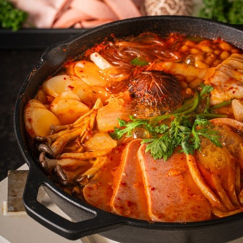 얼큰칼칼 송가네 송탄 부대찌개 800g(2인분)+라면사리 포함 햄소세지 4종 듬뿍, 부대찌개 1팩＋라면사리 1봉