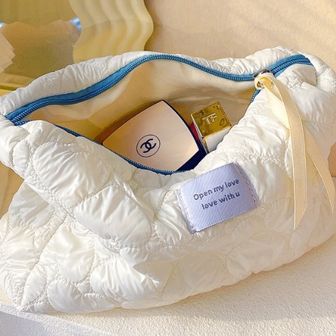 2023년 가성비 최고 파우치 - 단나샵 47 고급 하트 패턴 대용량 화장품 파우치 가방 정리함