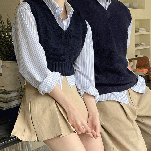 2023년 가성비 최고 2컬러 남녀공용 빅사이즈 봄가을 vandelay 오버핏 - Soft 크롭 베스트 시밀러 (2color) #1803 조끼 베스트 반 크롭 봄니트 가을니트 간절기 스쿨 캠퍼스 커플 시밀러 데일리 파티룩 유니섹스 남여공용 빅사이즈 오버핏 데이트 룩