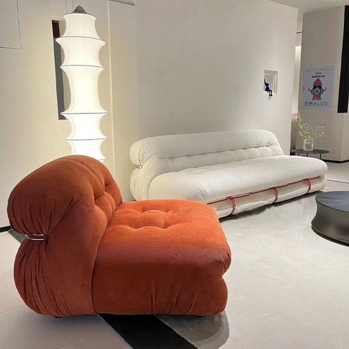 럭셔리 수입가구 Cassina 까시나 소리아나 소파 룩소 13L030 오마쥬 싱글 의자 미국 하마 레트로 싱글 소파 의자 데님 페브릭 명품가구 고급, 싱글 스툴풋(오프화이트)