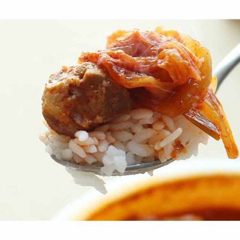 즉석 칼칼한 돼지고기 김치찜: 편리함과 맛의 완벽한 조화