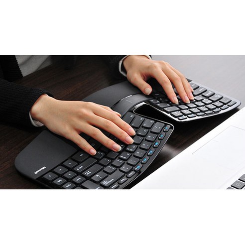 효율적인 타이핑이 가능한 마이크로소프트 Sculpt Ergonomic Desktop 무선키보드 마우스세트