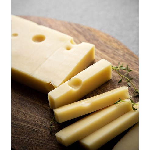 귀찮음은 이제 그만! 페이장브르통 에멘탈 포션 치즈로 간편한 미식 라이프를 즐기세요.