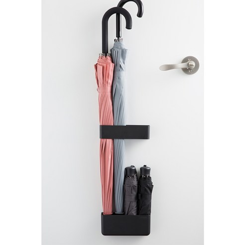 좁은 현관, 깔끔하게 변신시키는 마법 같은 자석 우산꽂이