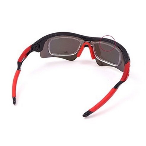 자외선 차단이 가능한 편광렌즈를 사용하고, 클립온 스타일로 모든 안경에 사용할 수 있는 스포츠 선글라스