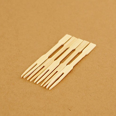 자연을 담은 테이블웨어, 아이엔피 우드 과일 포크로 일상에 특별함을 더하세요.