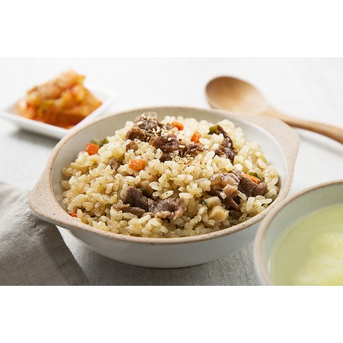 달짝지근한 소불고기가 가득한 한우물 소불고기볶음밥을 즐겨보세요.