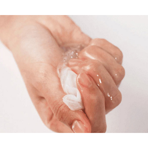 촉촉한 물광 피부를 위한 궁극의 수분 진정 솔루션