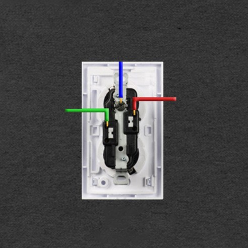 안전과 편리함을 더하는 현대 매입콘센트 2구