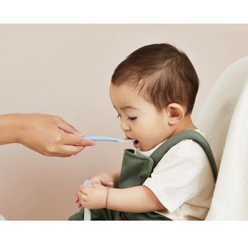 TGM 學習湯匙 矽膠勺 矽膠勺嬰兒食品 矽膠勺套裝 嬰兒食品勺 嬰兒食品勺步驟 1 嬰兒食品勺初始 嬰兒勺 嬰兒勺盒