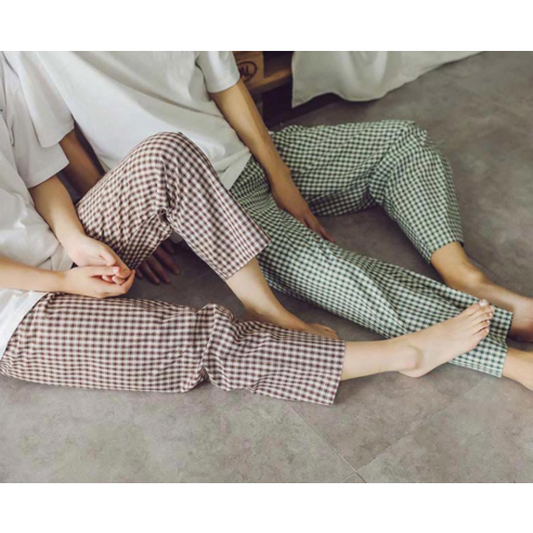 모네 체크 무늬의 편안하고 세련된 면 커플용 하의류 바지를 찾고 계신가요?