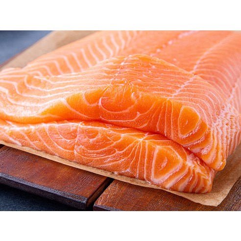 퍽퍽한 닭가슴살 대신, 입에서 살살 녹는 연어로 건강 식단 완성!