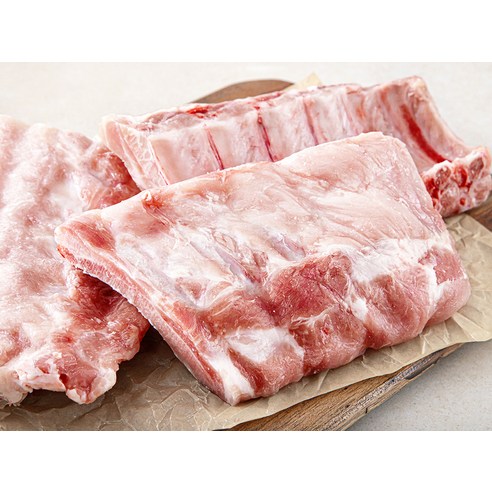 풍성한 육즙과 품격 있는 식감으로 즐기는 동원 스페인산 돼지등갈비