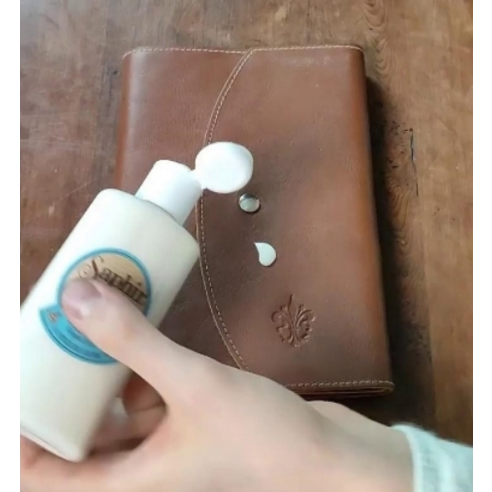 사피르 유니버셜 레더로션으로 낡은 가죽에 새 생명을!