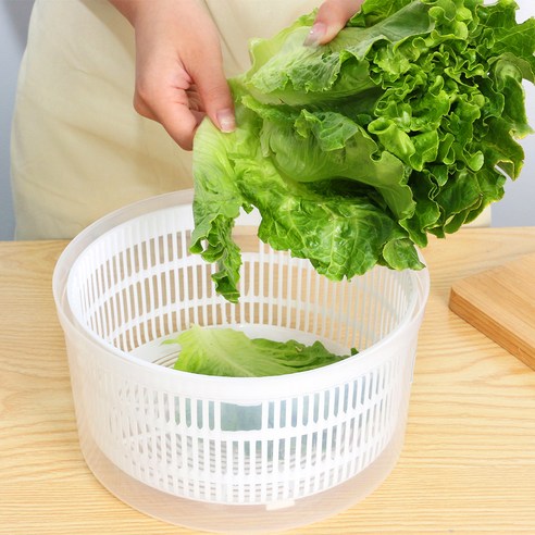 건강하고 맛있는 스낵을 위해 신선한 야채를 손쉽게 탈수하는 코멧 야채 탈수기