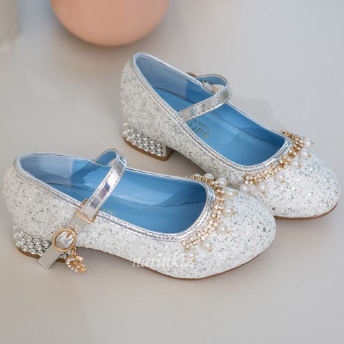 별빛처럼 아름답고, 발걸음처럼 편안한 나린키즈 여아용 별빛 진주 구두