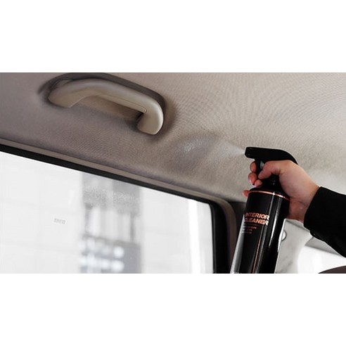 강력한 세정력과 효과적인 탈취 기능을 가진 더클래스 인테리어 클리너 차량 실내 탈취 세정제