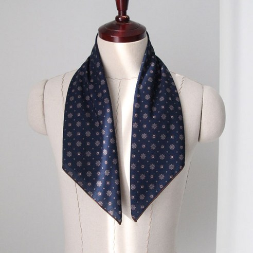 섬세한 디자인으로 남성 스타일을 완성하는 바비수 스톤 옴므 사각 스카프