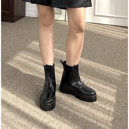 靴 女裝 時尚 女鞋 雨鞋 靴子 成年女性 女士 防水 雨季