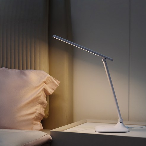 눈 건강을 위한 현명한 선택: 홈플래닛 LED 블루라이트 차단 학습용 스탠드