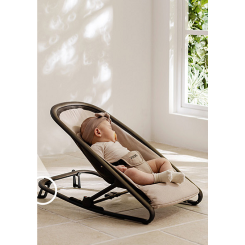 등 센서 아기에게 엄마 품 같은 편안함을 선사하는 콤비 비고르 유아용 바운서