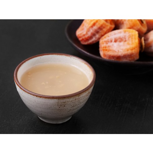 느린 시간을 담은 달콤함, 느린 부엌 식혜로 추억을 음미하세요.