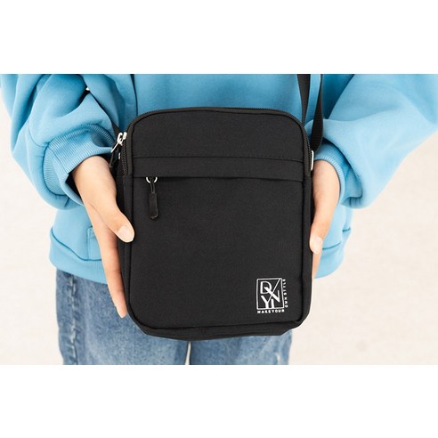 두 손은 자유롭게, 스타일은 살리고! 드니 미니 크로스백으로 스마트한 여행을 시작하세요.