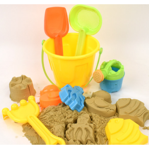 아이들의 상상력을 키워주는 마법, 양동이 모래놀이 세트
