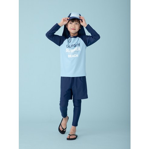 해변에서 안전하고 스타일리시하게 즐기기 위한 롤리트리 래쉬가드 상하의 썬캡 세트