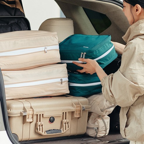 여행 가방의 공간을 극대화하고, 필수품을 보호하며, 이동 중에 편안함을 제공합니다.