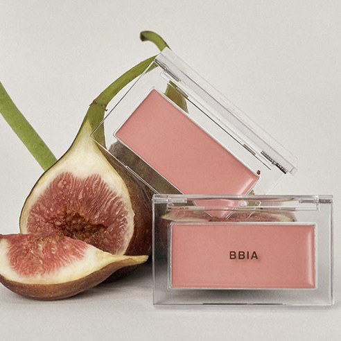 톤 다운된 무화과 컬러로 완성하는 자연스러운 혈색 MLBB 블러셔