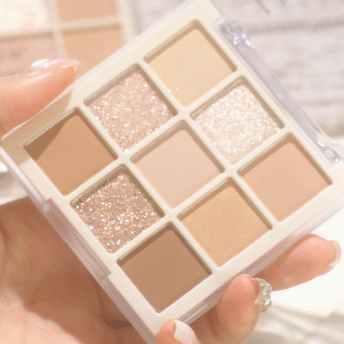 톤 구애 없이 매일 손이 가는 데이지크 밀크라떼 팔레트