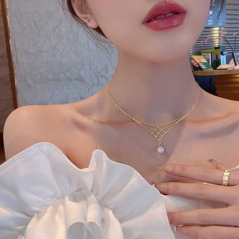 女子  時尚  珠寶  項鍊  成年女性  成年女性  婦女  女人  夫人  夫人