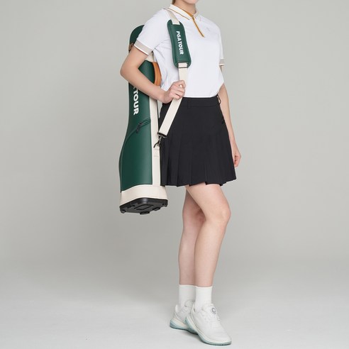 필드를 담은 PGA 투어 리저브 레인지 하프백, 당신의 골프 파트너